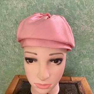 VINTAGE pink woman’s pill box hat